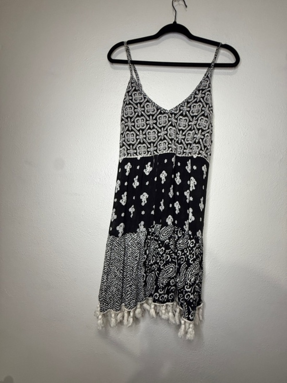 Anandas Collection Black & White Patterned Spaghetti-Strap Casual Dress. Sz M.